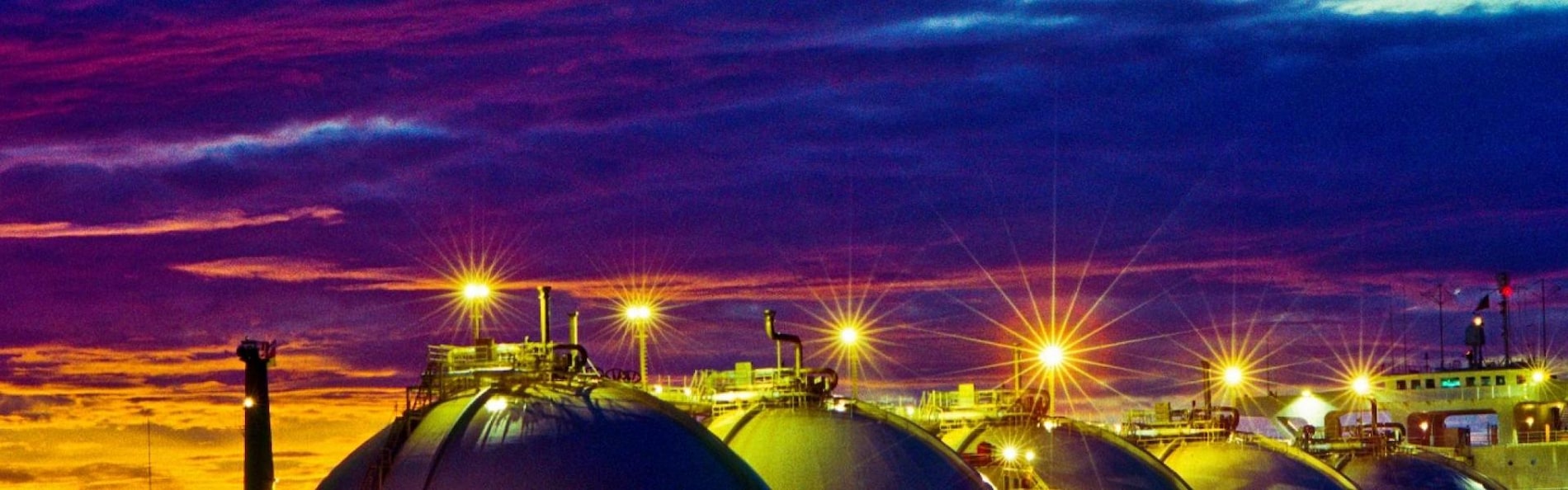 Vessels protected with sustainable coatings