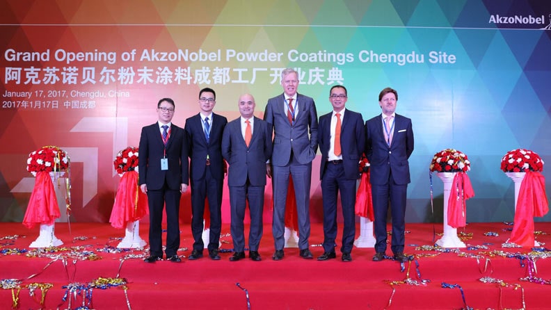 Opening moment with Akzo executives