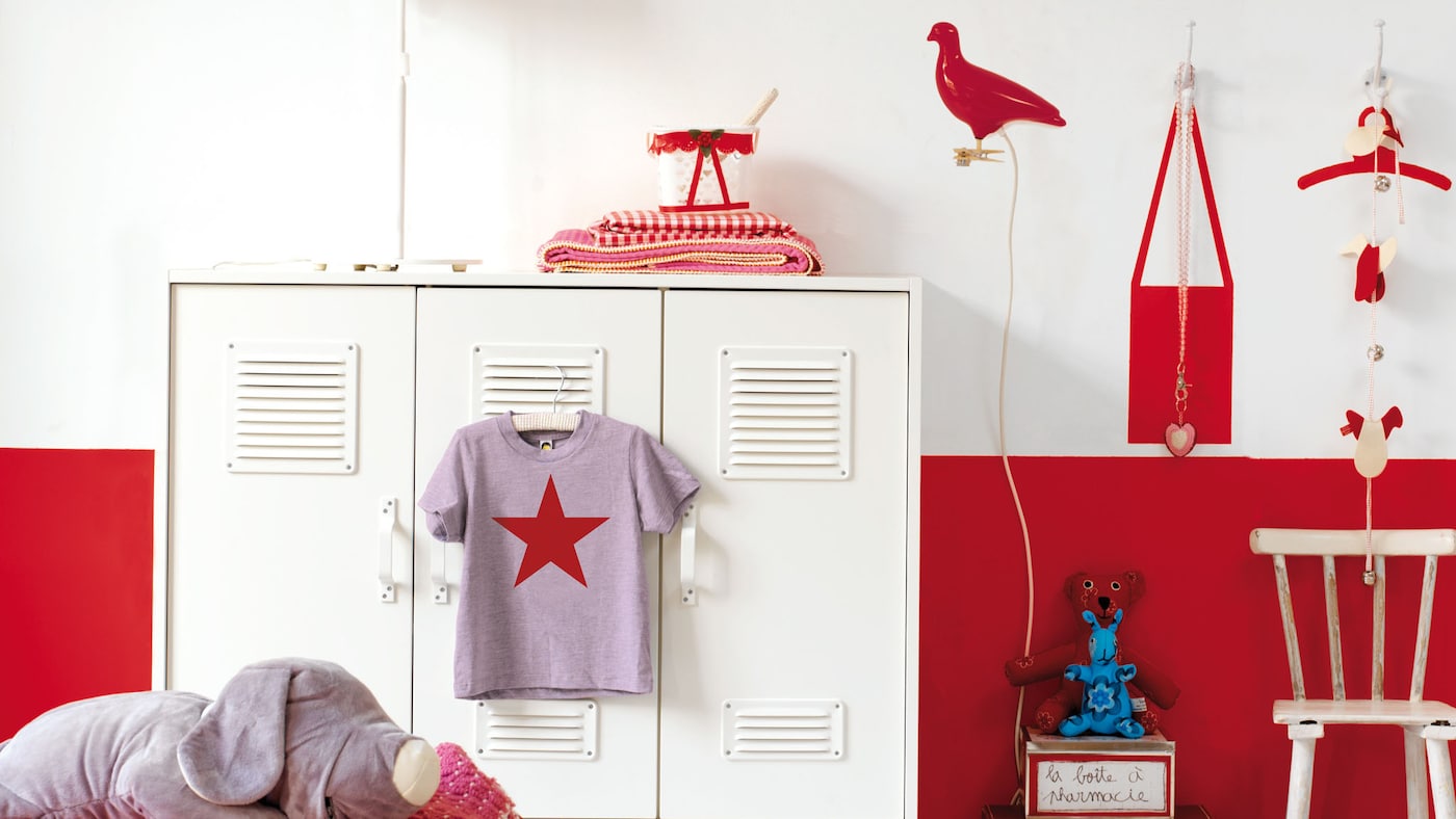 Laissez-vous séduire par les couleurs vives pour ajouter une touche d'élégance à la chambre de votre fillette