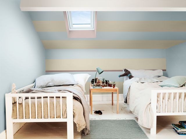 dulux_rendere-grandi-gli-ambienti_cameretta-a-righe-colorate