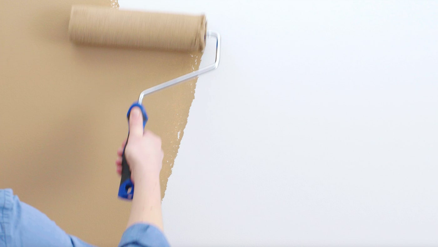 dulux-kolor-roku-2019-jak-namalowac-pasek-pod-sufitem-polska-2