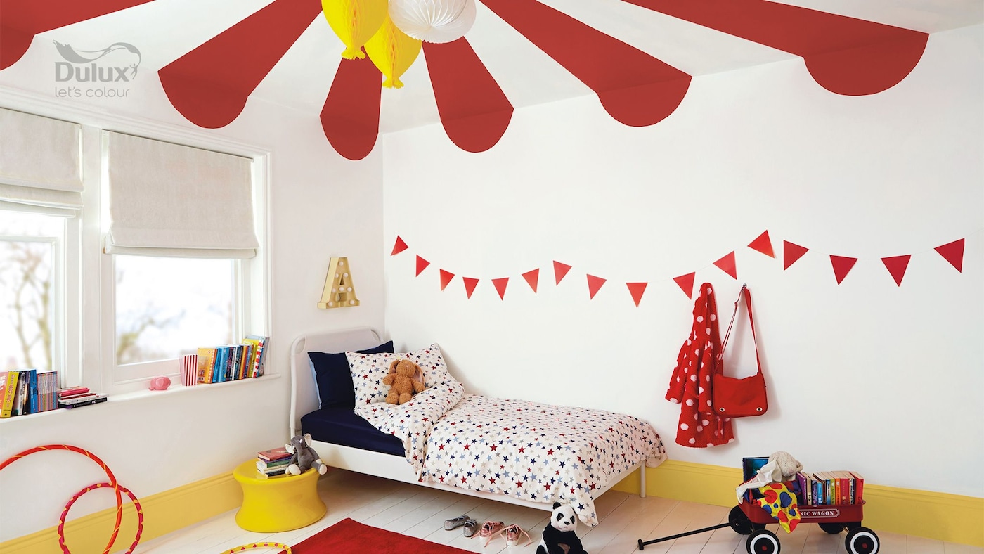 Radosny pokój akrobaty w kolorze biało czerwonym rozweseli każdego malucha. Stwórz swojemu dziecku beztroski pokój marzeń.