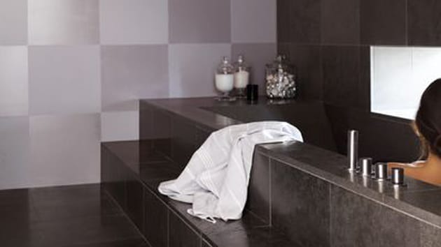 Nie może tu zabraknąć również subtelnych, pięknych słoiczków z kosmetycznymi preparatami wszelkiej treści