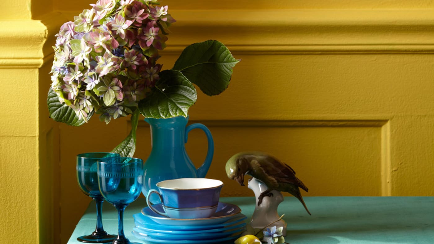 Less intense than yellow but brighter than brown, mustard is a versatile colour that adds a spicy kick to any decorating scheme.