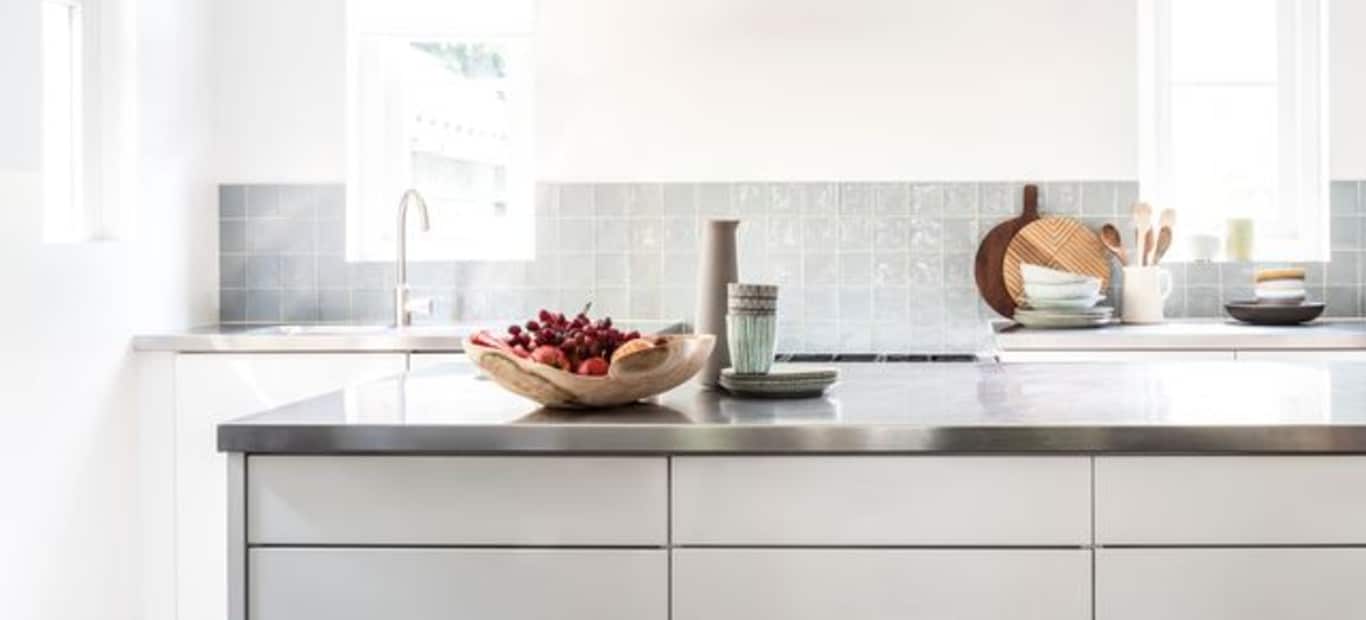 gloss white kitchen