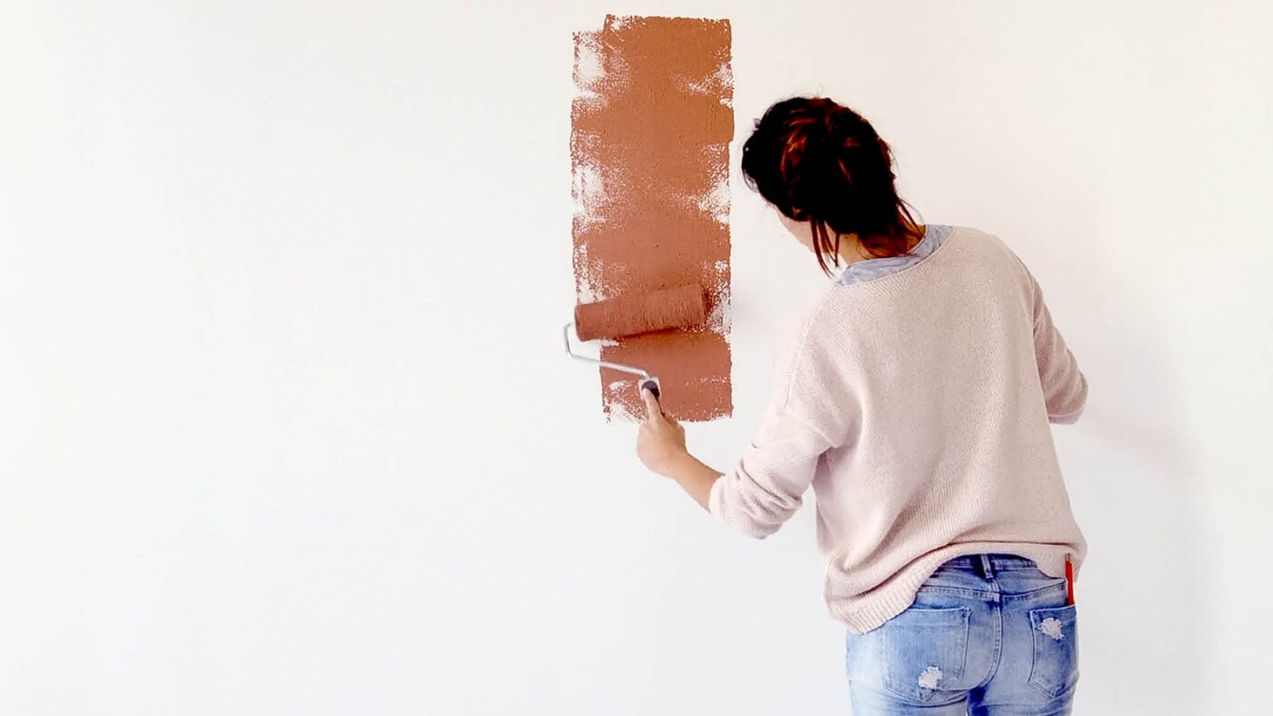 Laissez bien sécher la première couche, puis appliquez-en une autre si nécessaire. Une troisième couche peut être requise si vous procédez à un changement de couleur radical.