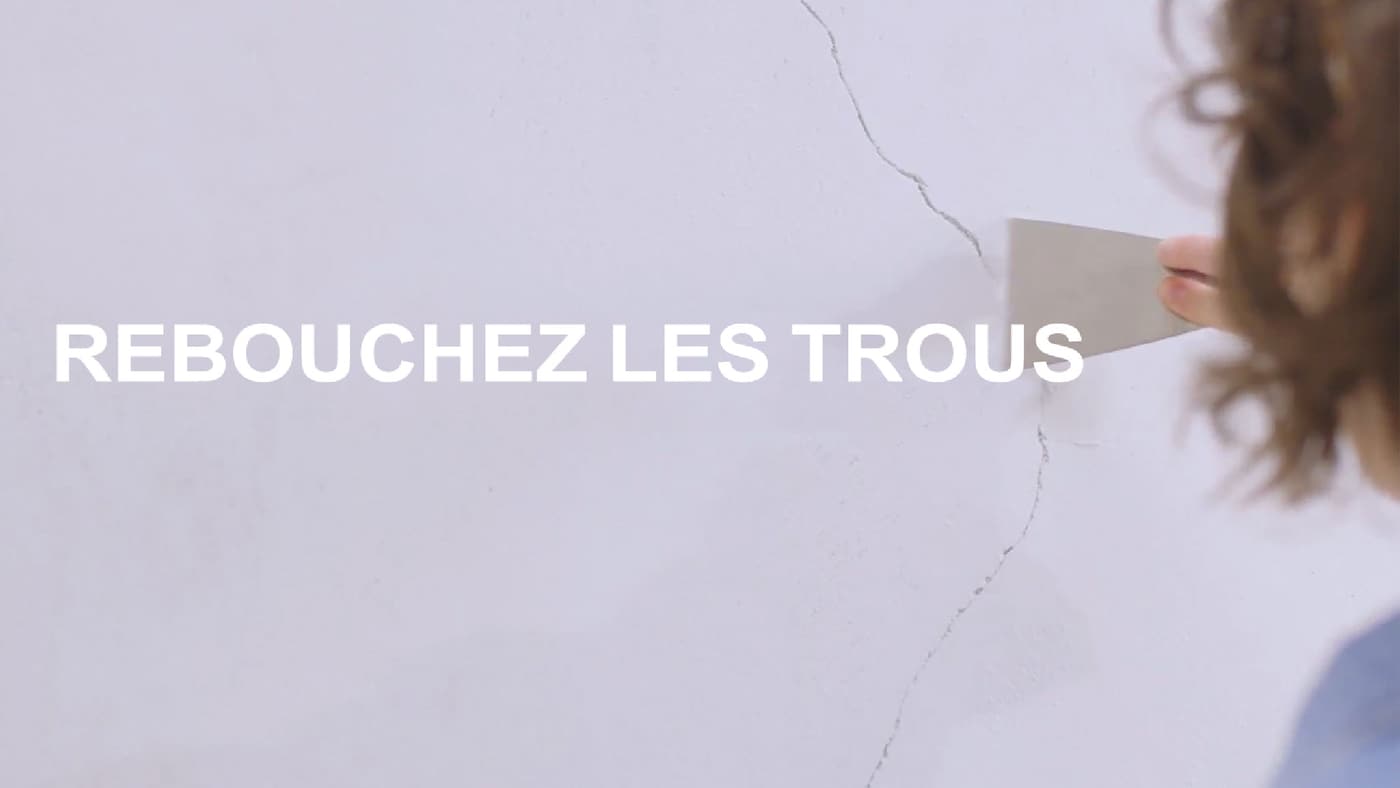 Rebouchez les trous et les fissures avant de peindre
