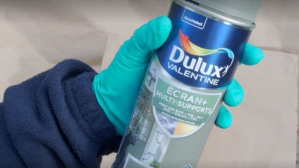 Découvrez les étapes clés pour bomber vos accessoires jardin avec la peinture aérosols Ecran+ Multi-supports. Obtenez une finition lisse et durable.