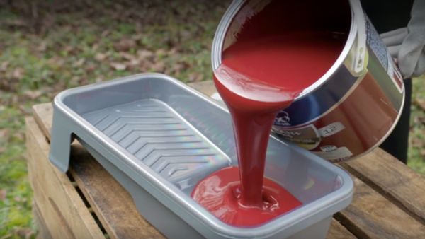 Découvrez les avantages de la peinture Ecran+ Bois Rouge basque pour rénover votre table de jardin en bois. Obtenez un résultat durable et esthétique grâce à cette peinture de qualité supérieure.