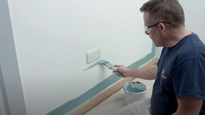 Painting around plug sockets-skirting