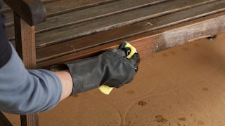 Drewniana ławka ogrodowa - jak ją pomalować i odnowić?