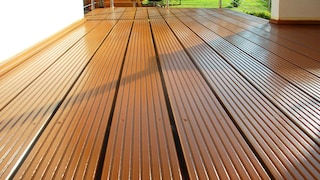 Tarasy I balkony drewniane: czym je wykończyć?