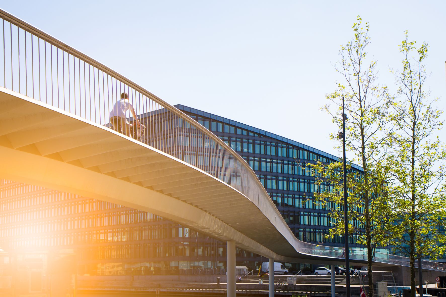 AkzoNobel lance le premier revêtement en poudre basse cuisson pour des réalisations architecturales et industrielles plus durables