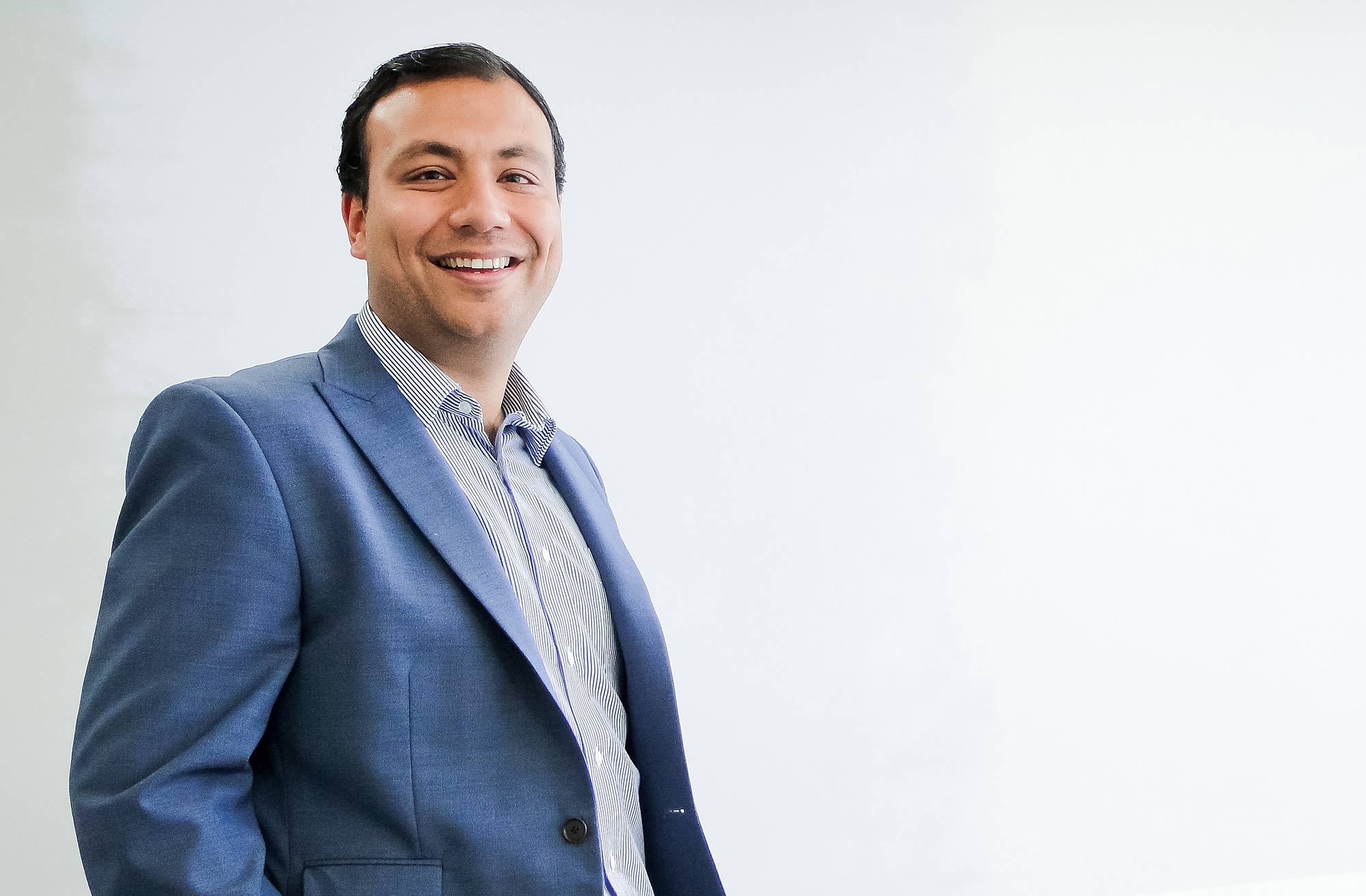 Contact/在华通讯录