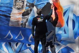 UN HOMENAJE AL SUPERASTRO DEL FÚTBOL