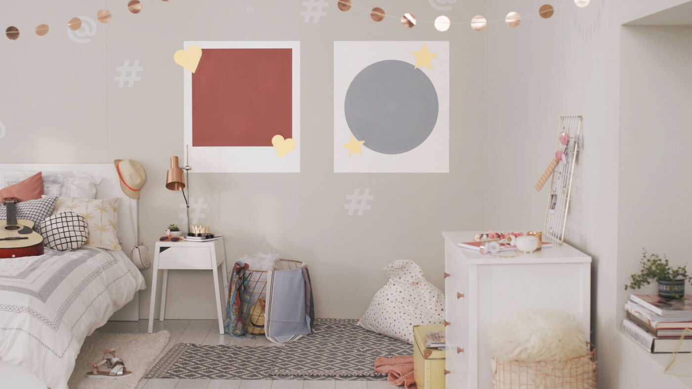 Créez une chambre entièrement dédiée aux selfies pour votre ado avec de drôles de motifs en forme de cadres