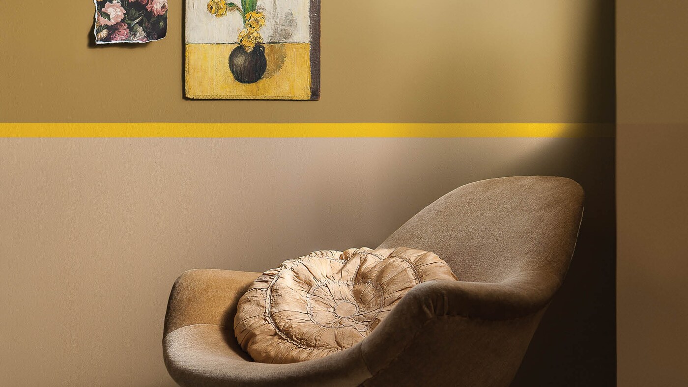 Célébrez le glamour de l’or en l’associant à une couleur douce proche comme le moka. Pour un look traditionnel et moderne à la fois, ajoutez une fine bande ou des touches de jaune vif. 