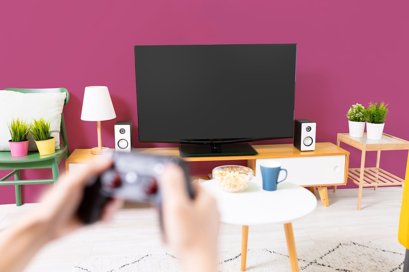 Habitación pintada con el color Nova Pink de Bruguer