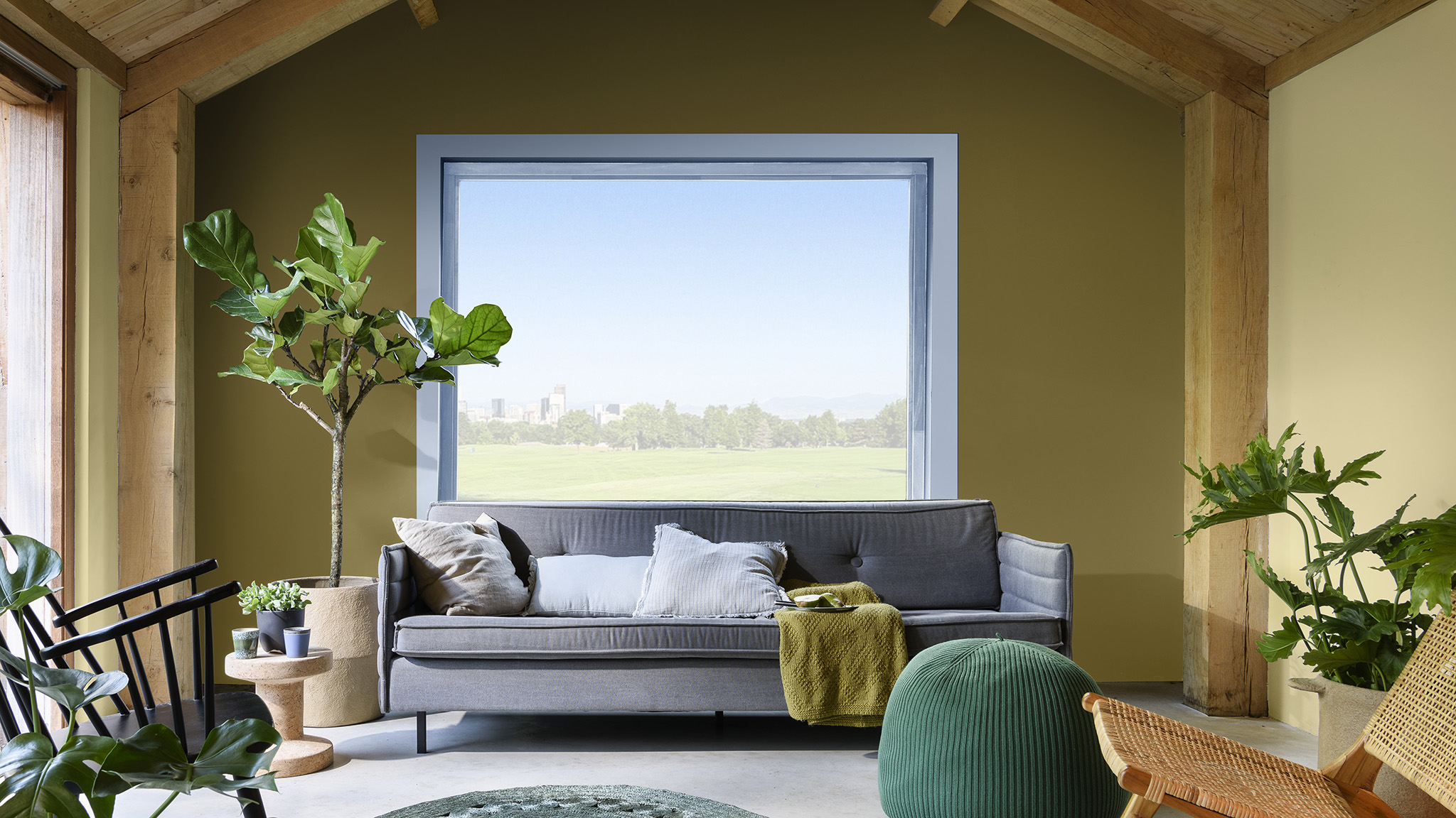 Cómo combinar el color del año de Coral con verde y azul