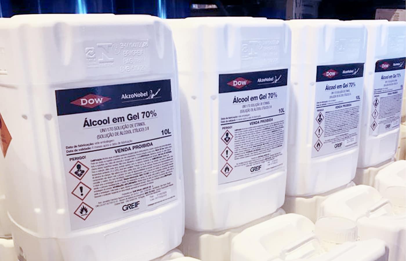 AkzoNobel e Dow juntas doaram 7.500 litros de álcool gel à rede pública de saúde.