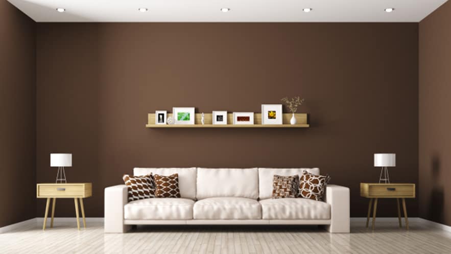 Sala decorada com tinta coral.