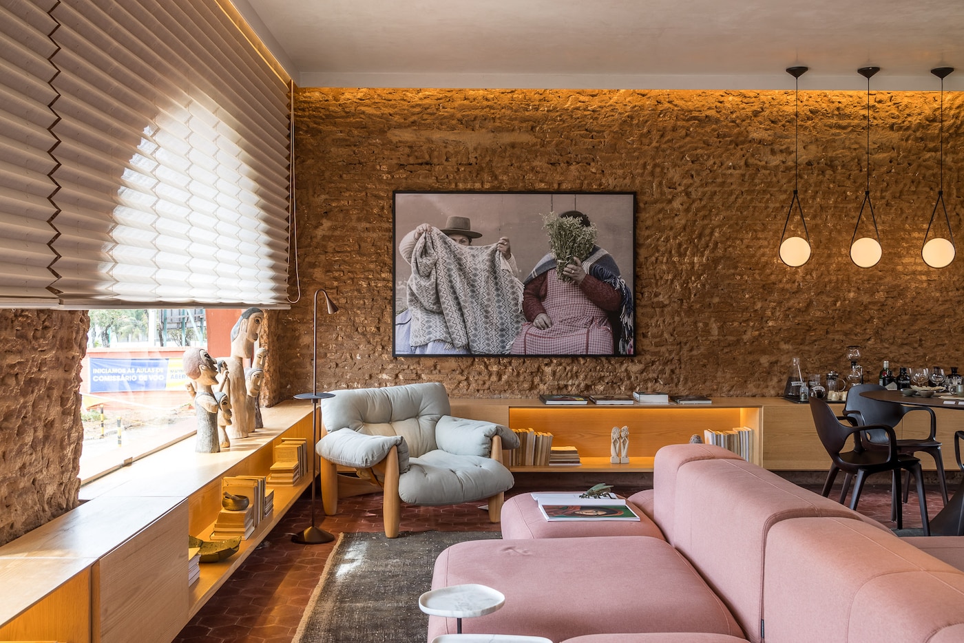 Living do Explorador pelos Arquitetos: Rodrigo Gurgel e Rita Pinheiro 