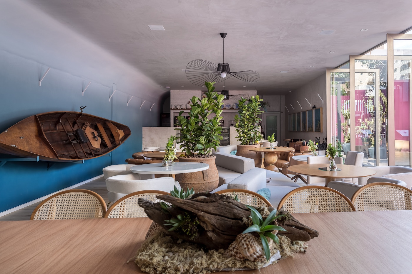 Terceira imagem do Café, Vinho e Arte por Ednara Braga, Flávia Araújo e Juliana Resende