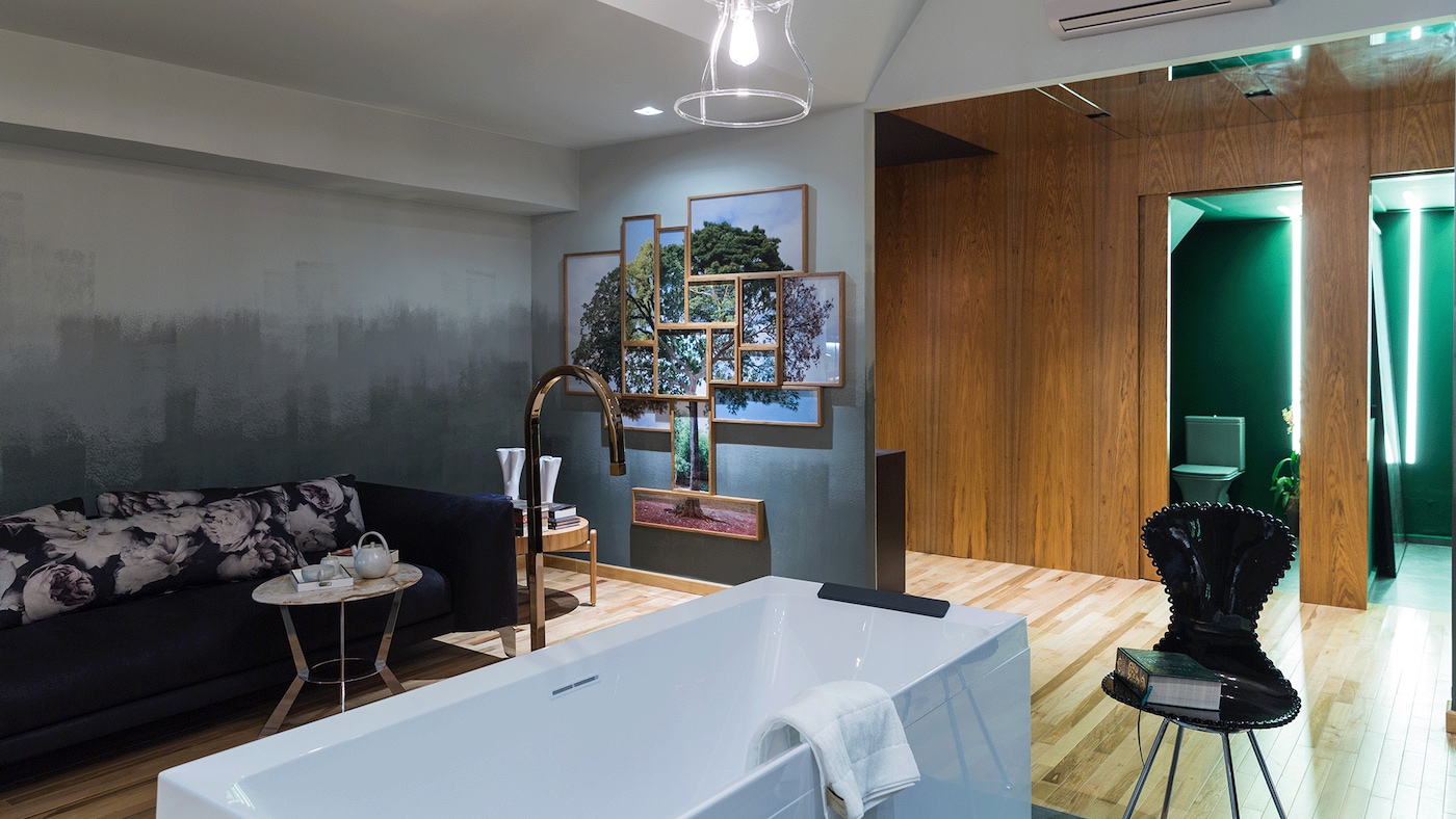 Ambiente com paredes decoradas