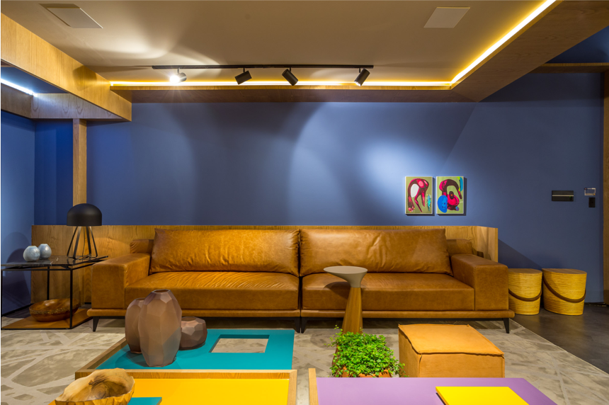 Ambiente decorado casacor Paraná com tons de amarelo.