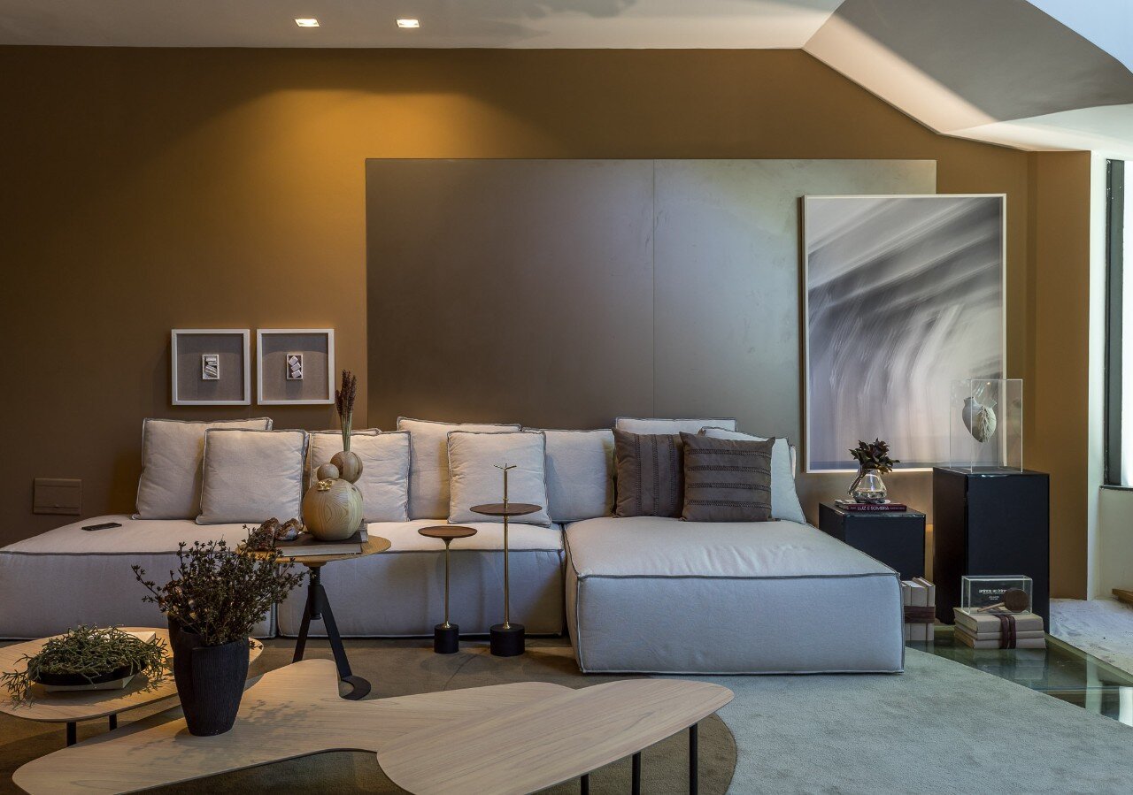 Coral. A tinta oficial CASACOR Bahia | Hall por Tatiana Campos Melo.