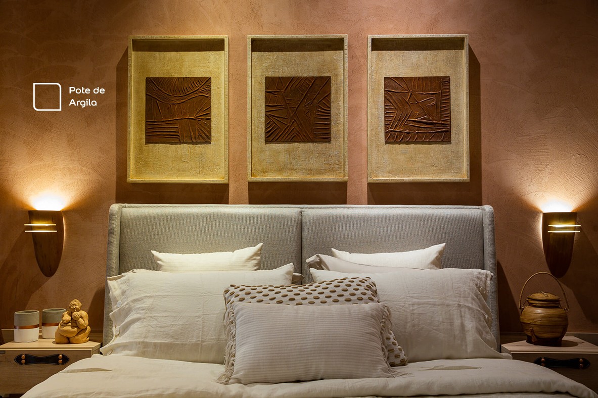 Quarto transformado com o efeito mármore na cor Pote de Argila da Tintas Coral, utilizado pela arquiteta Juliane Vargas na CASACOR Brasília