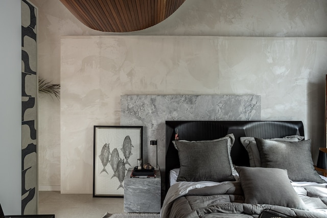 Múltiplos planos coloridos: parede sobre parede, painéis e biombos transformam os ambientes