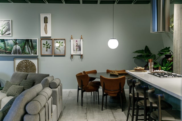 Arranjos de quadros: dicas para decorar com obras de arte e fotos