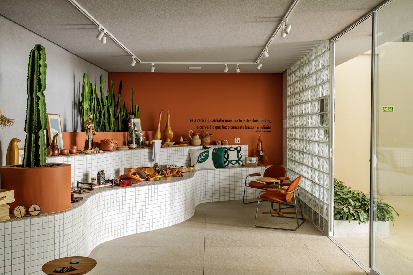 Espaço Sebrae, de Joyce França, Rafaella Preusse, Raquel Maciel e Rebeca Lora , para CASACOR Brasília