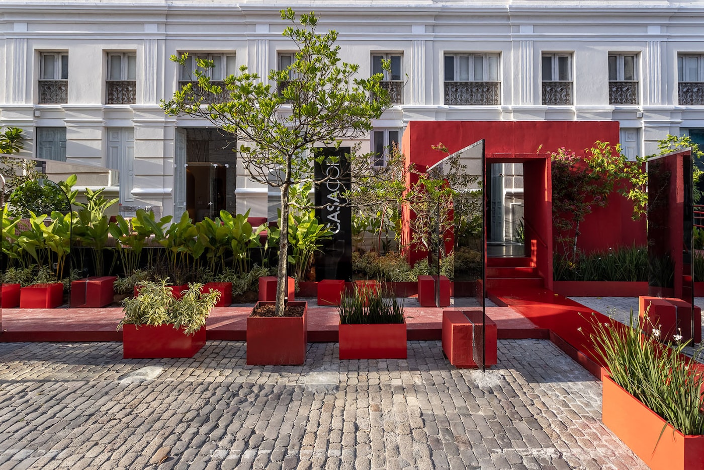 Fachada Artsy Pills, de HautLab Creative Studio, para CASACOR Pernambuco