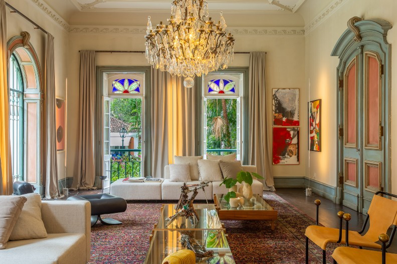 Sala do ambiente Joia da Casa, de Murad Sarrià Arquitetura, em CASACOR Rio de Janeiro