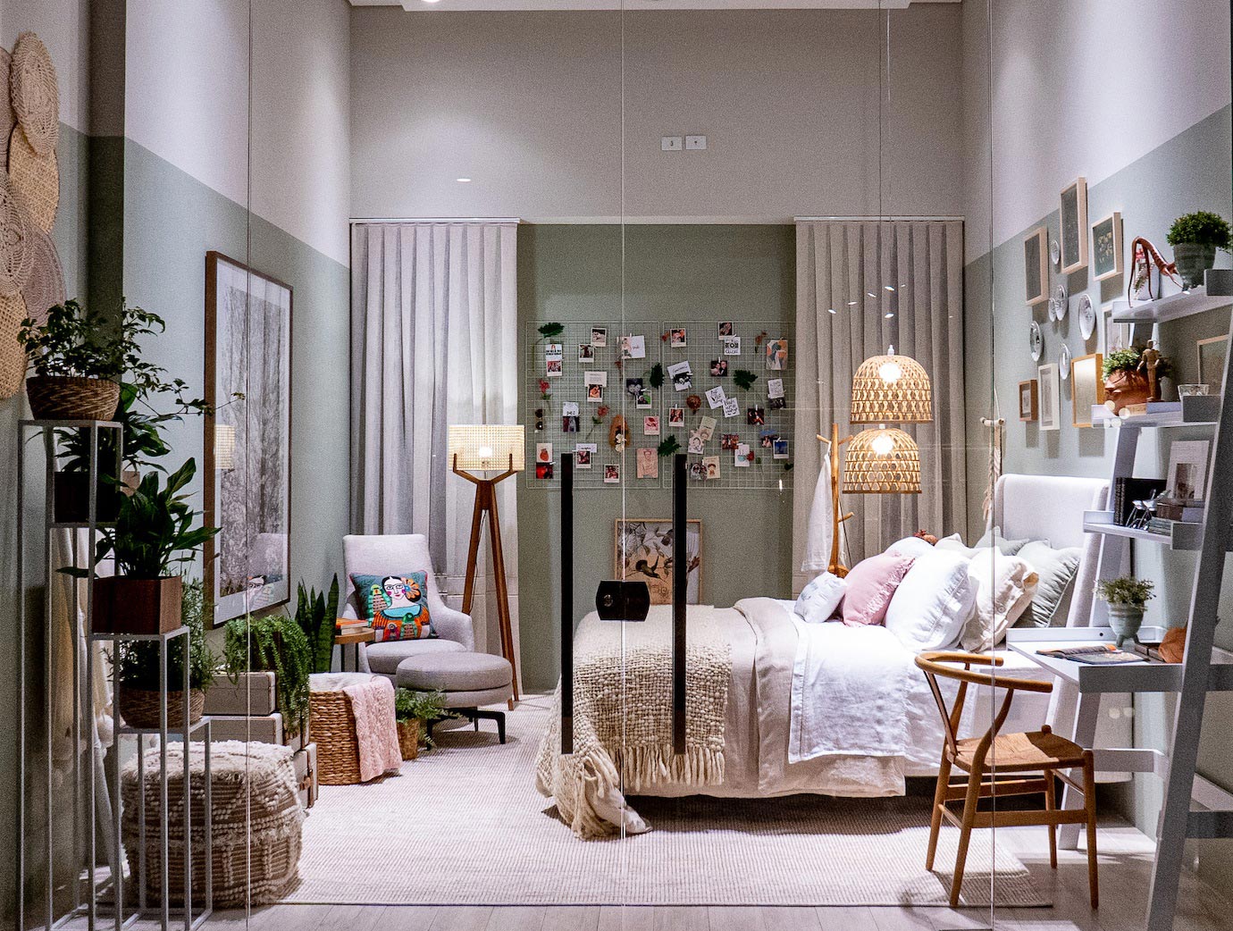 Quarto decorado com paredes Tintas Coral casacor 2020.