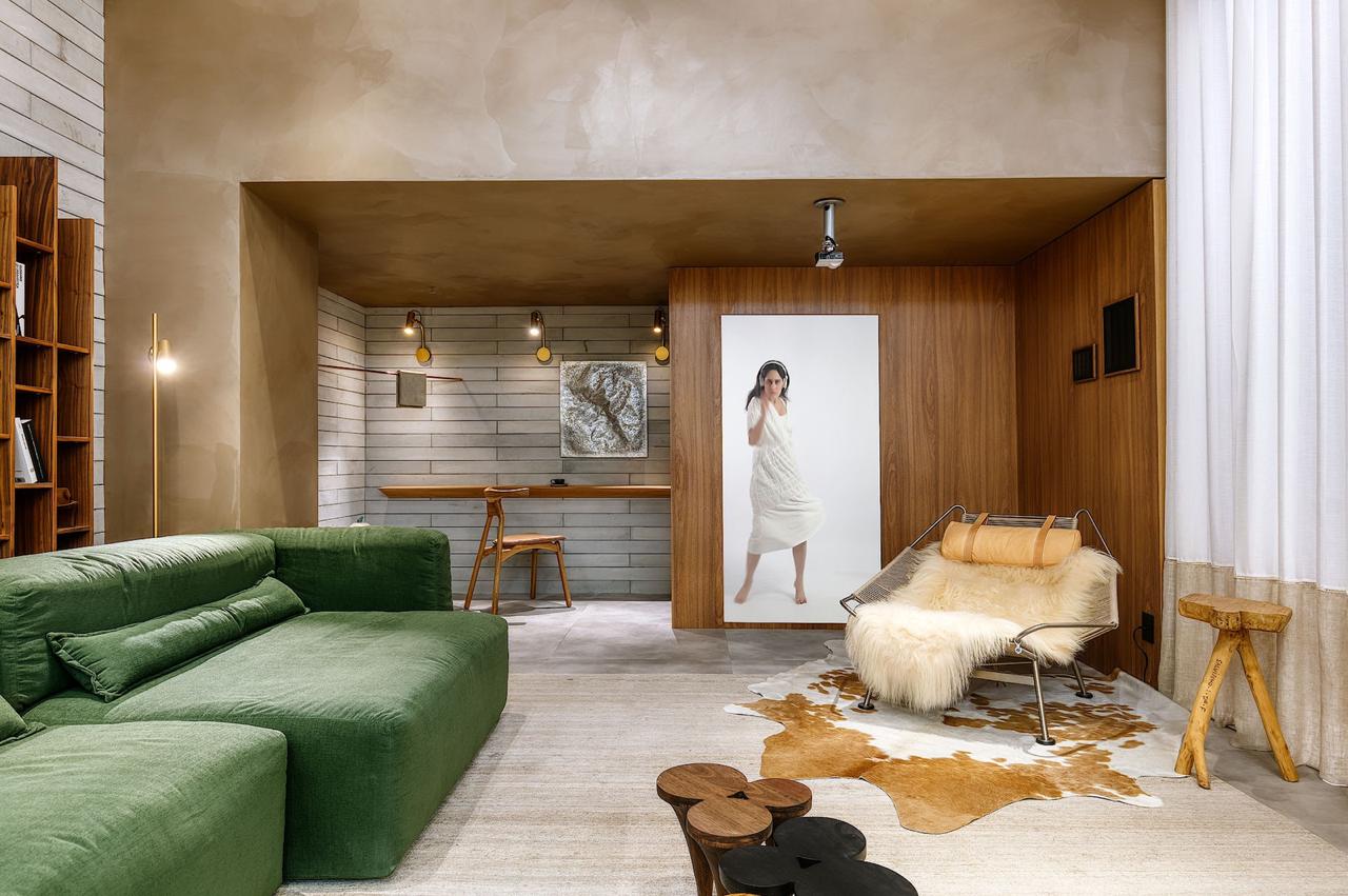 Sala decorada com paredes Tintas Coral casacor 2020.