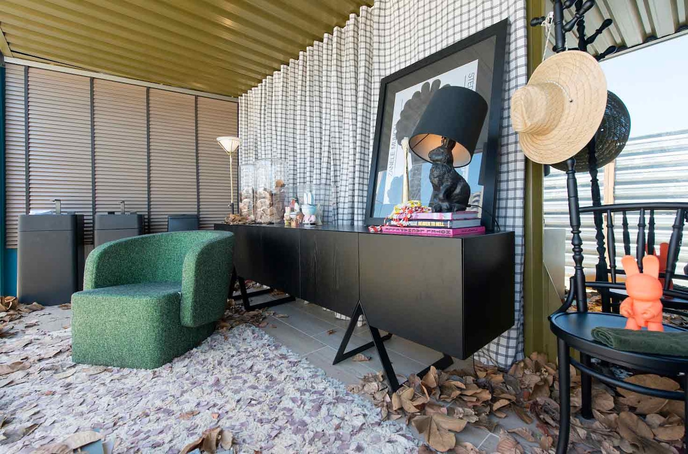 Ambiente decorado com parede Tintas Coral casacor 2020 Ceará.