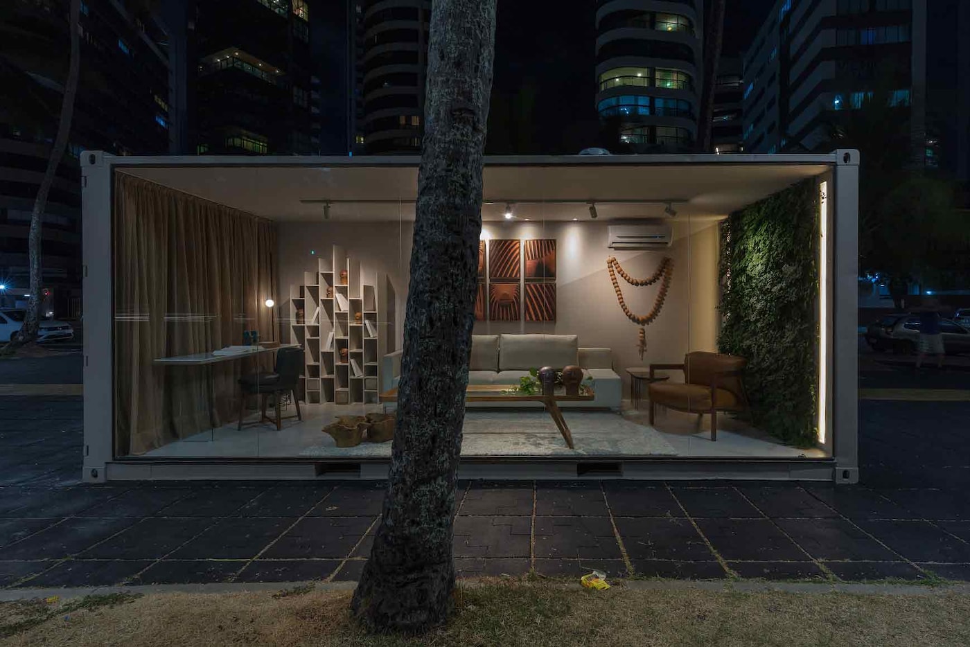 Sala decorada com tintas Coral casacor 2020 Pernambuco.