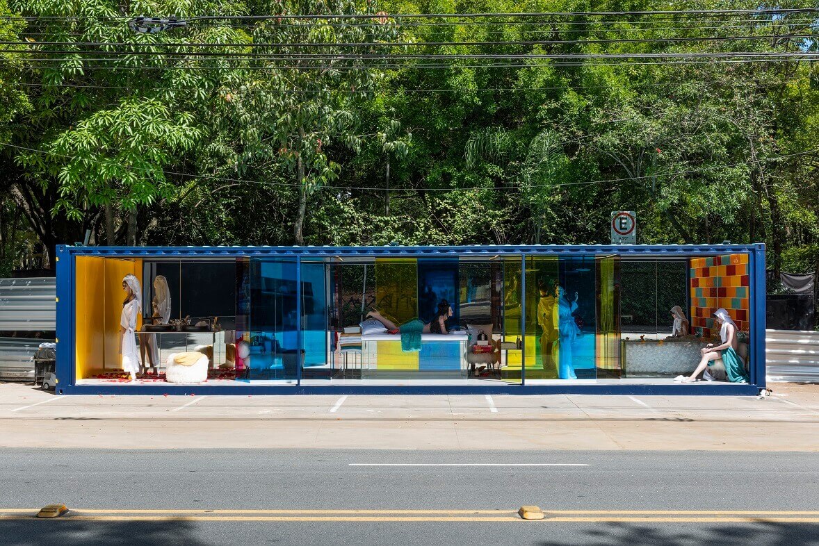 Contêiner decorada com tintas Coral casacor 2020 São Paulo.