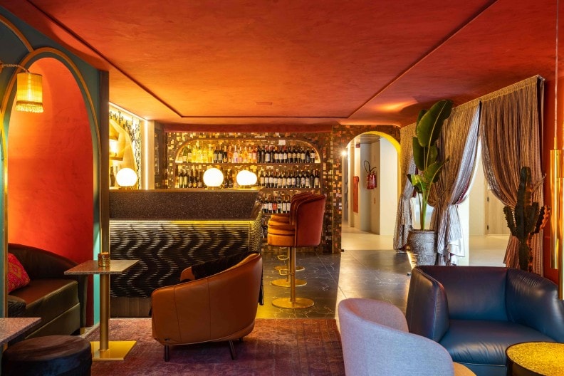 Wine Bar Pra lá de Marrakech, de Alessandra Casagrande para a CASACOR Santa Catarina