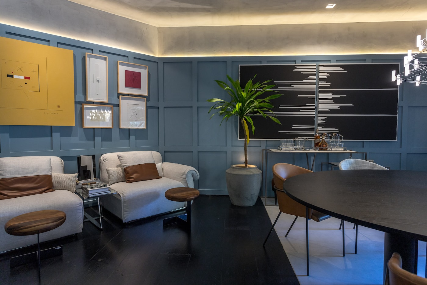 Coral. A tinta oficial CASACOR Bahia | Sala da Confraria por Stephanie Mattos.