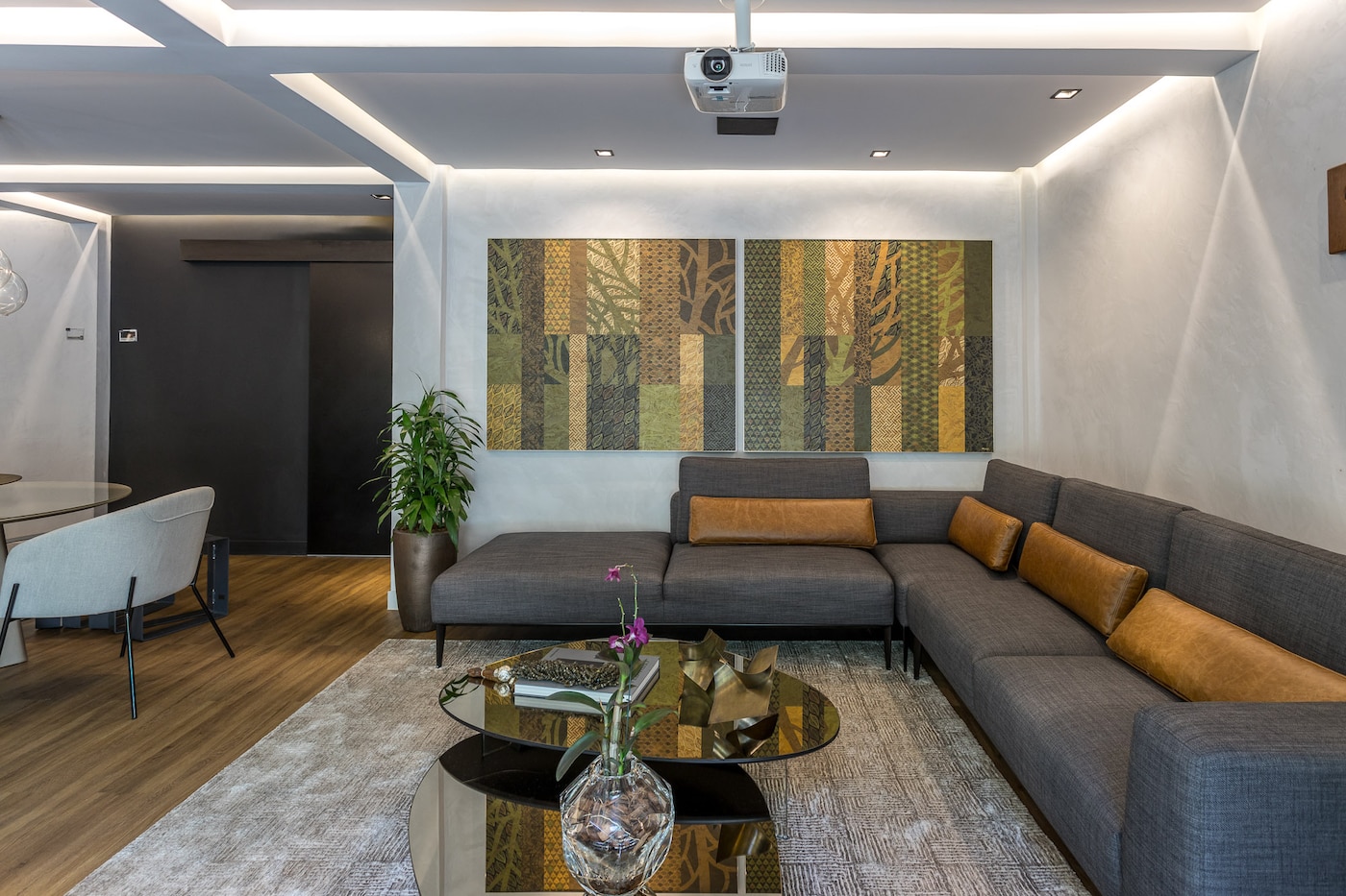 Coral. A tinta oficial CASACOR Bahia | Lounge receptivo por Lorena Damasio e Diana Fernandes.