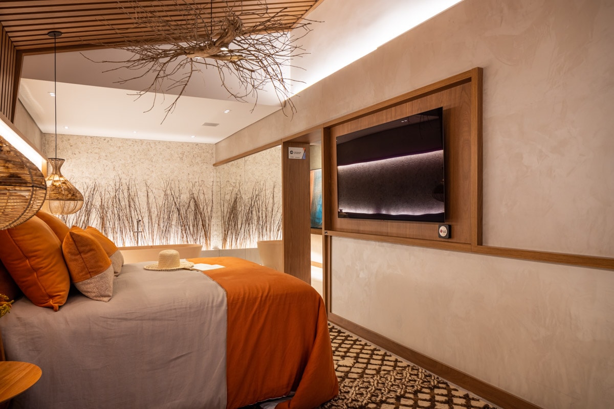 Quarto do Altos da Serra, de Mowa Arquitetura, em CASACOR Rio Grande do Sul