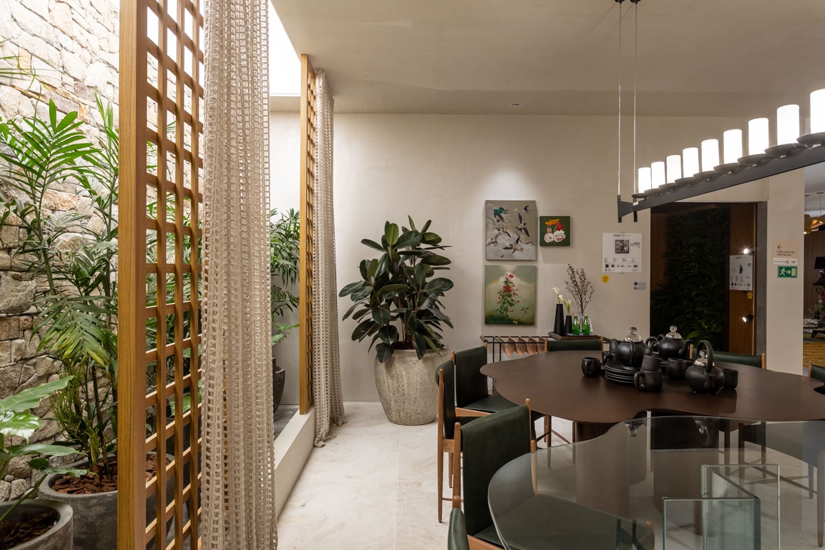 Sala de Jantar Em Volta da Mesa, de Bibiana e Giordano Rogoski, para a CASACOR GO