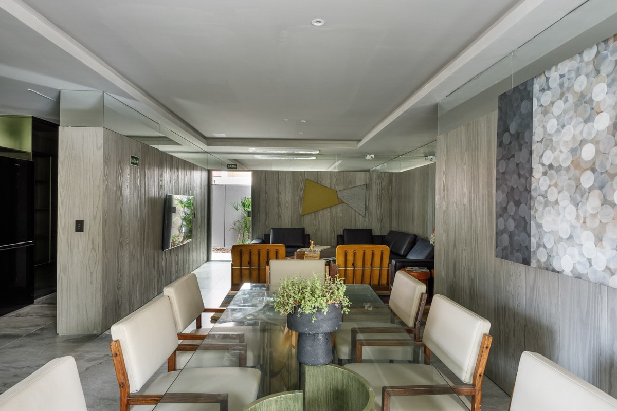 Sala de Jantar do Apartamento Showa Nature Living, de David Bastos, para CASACOR Espírito Santo