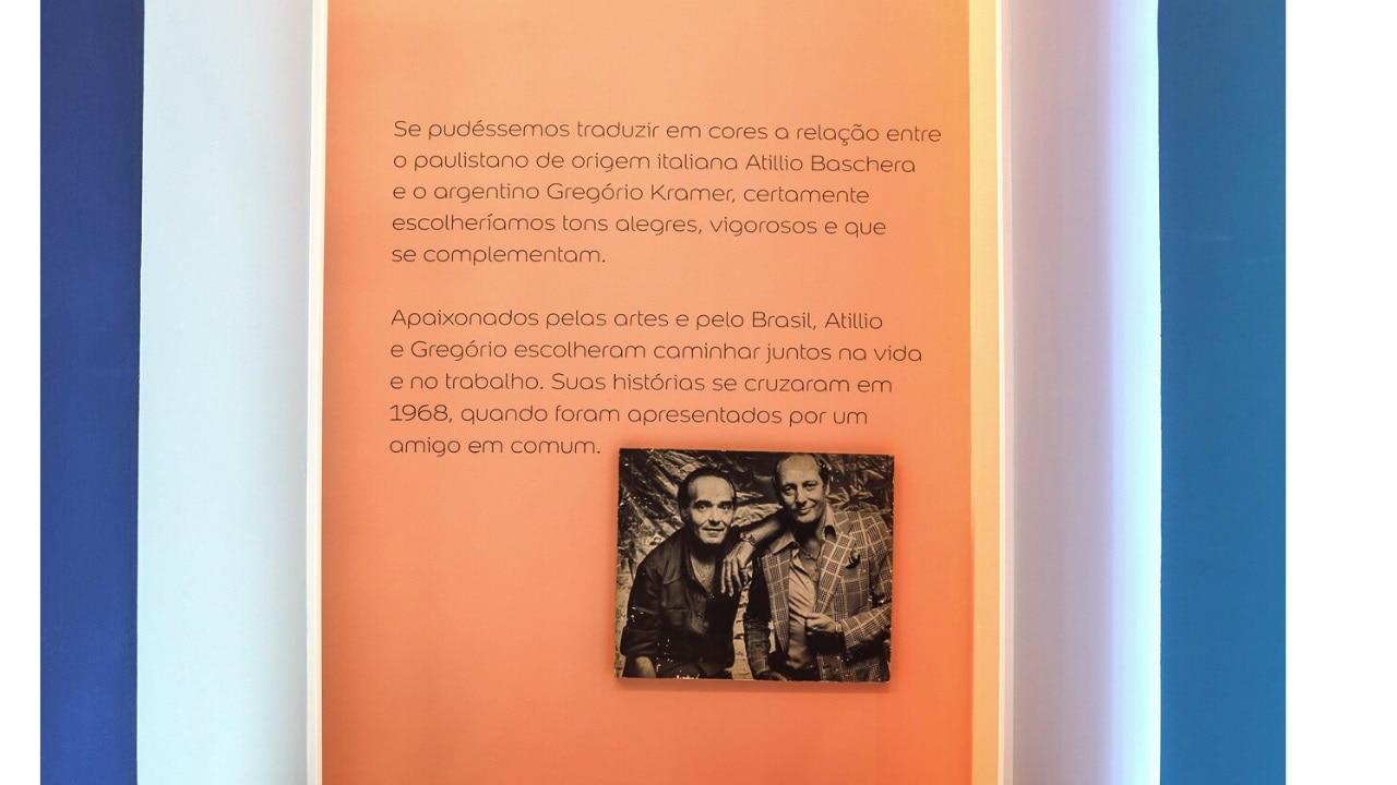 Corredor lateral do Espaço Coral, com homenage a Attilio Baschera e Gregorio Kramer