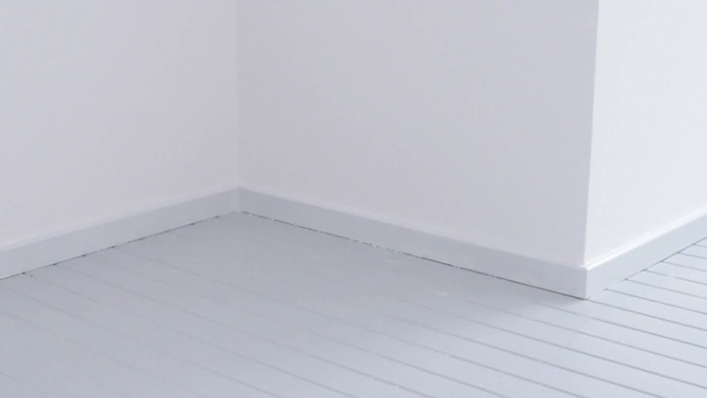 Diese Farbe mit niedrigem Glanzgrad ist nicht nur strapazierfähig, sondern auch wasserabweisend und damit die perfekte Wahl für Wände in Küche und Badezimmer sowie für Holzelemente.