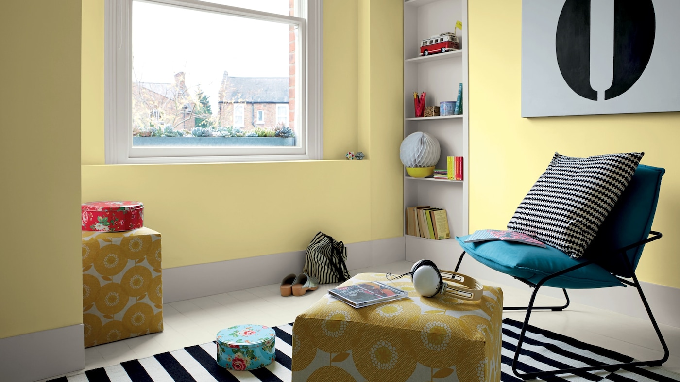 中性色不一定就是乏味的，将它们用作底色，再通过床上用品或配饰增添几抹亮色，营造妙趣十足的活力空间。